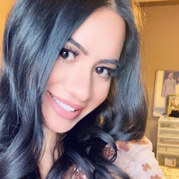 Meet your Posher, Raveena - Picture 1 of 1